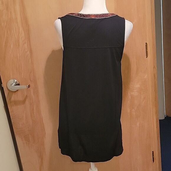 Bobeau embroidered black tank - Picture 3 of 8